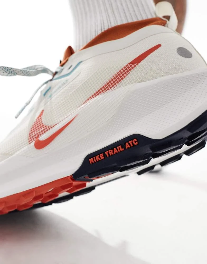 NIKE Nike Running ReactX Pegasus Trail 5 GORE-TEX trainers in white and red 4
