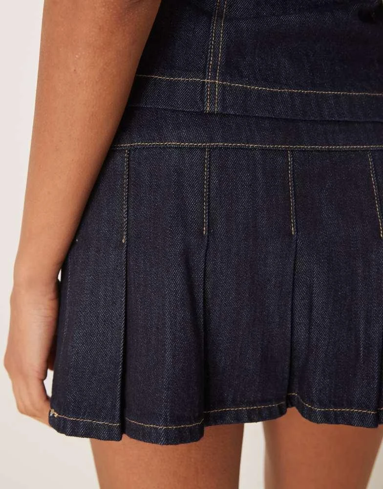 Glamorous Glamorous pleated mini skirt in indigo denim co-ord 4