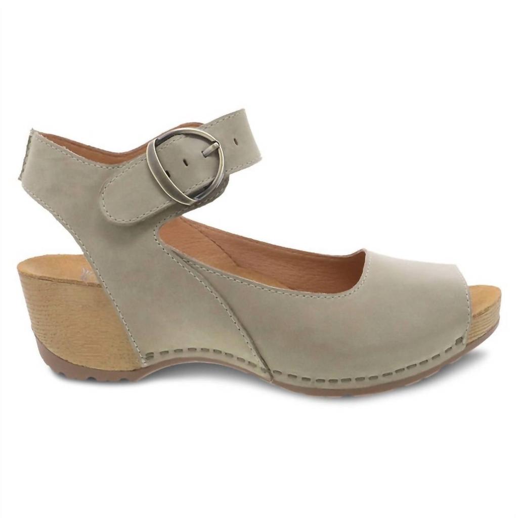 Shop Rissa on Sale at BeyondStyle – Get 38% Off Rissa with