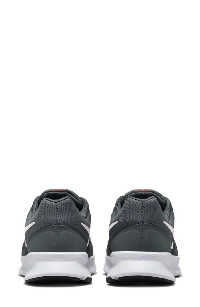 NIKE Run Swift 3 Running Shoe 2