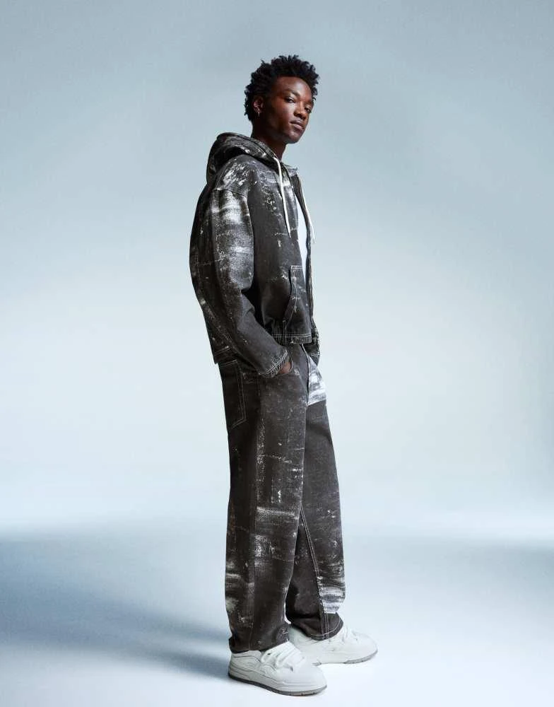 Bershka Bershka Super baggy print jeans in black Jeans Compare