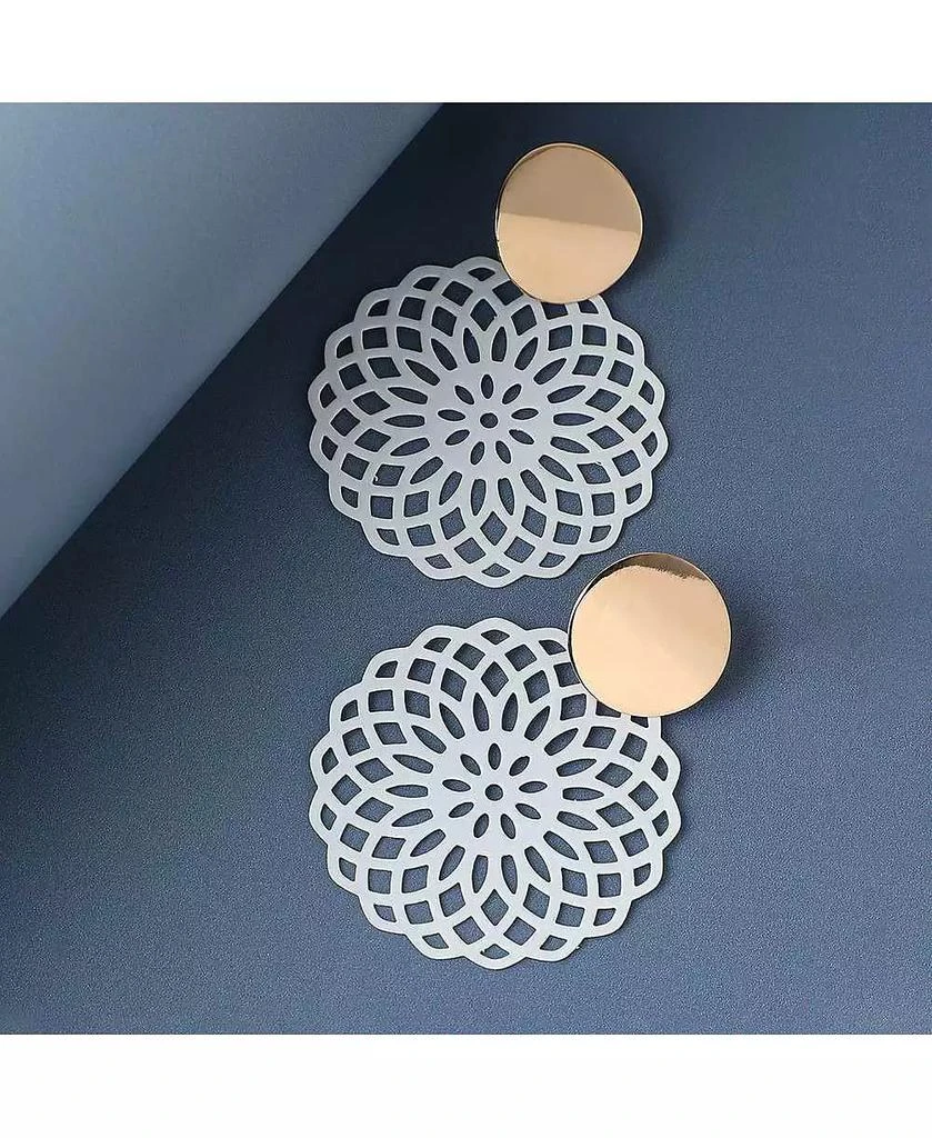 SOHI Women
s Red Floral Filigree Drop Earrings 2