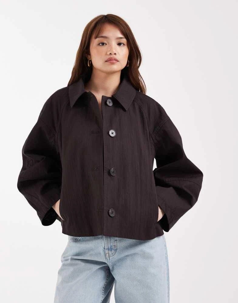 ASOS ASOS DESIGN Petite short trench coat with pleat detail in chocolate