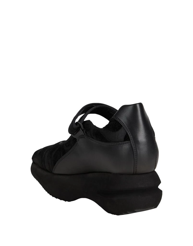 PAULA CANOVAS DEL VAS Pump 3