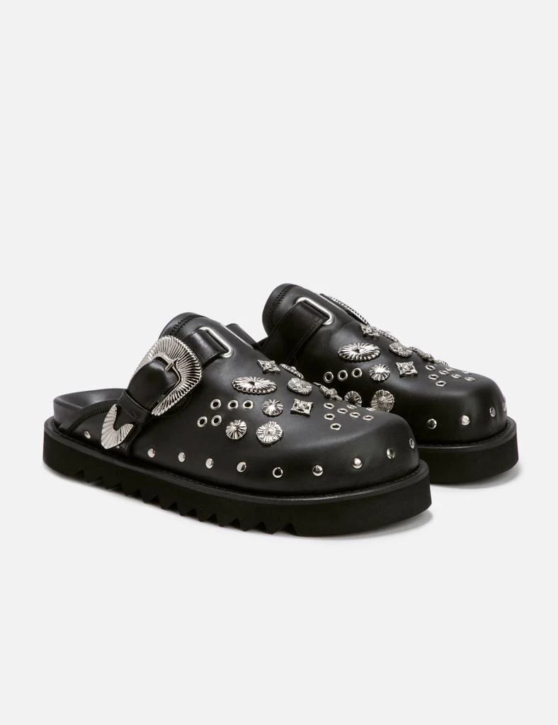Toga Pulla Eyelet Metal Sabot 4