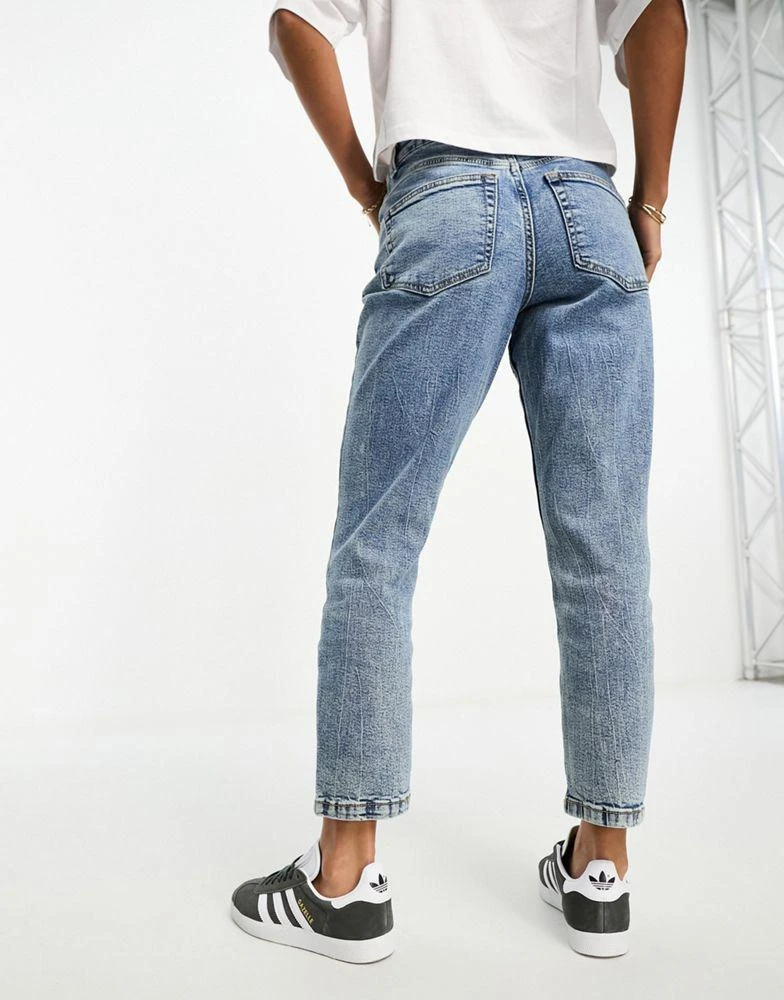 ASOS ASOS DESIGN Petite slim fit comfort mom jeans in mid blue 3
