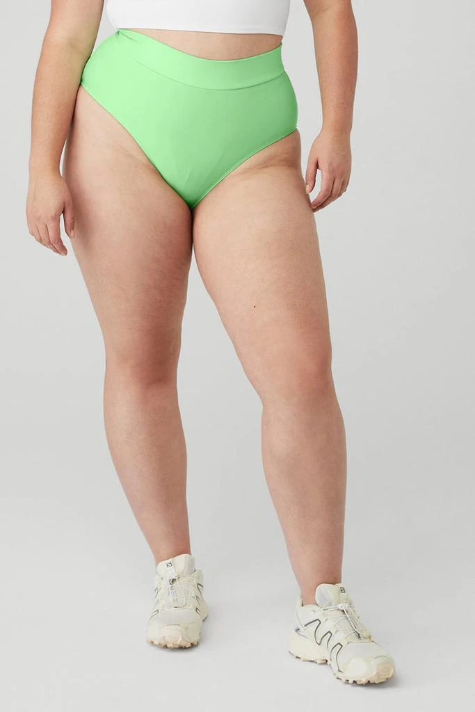 Alo Airlift Record-Breaker Boyshort - Ultramint 6
