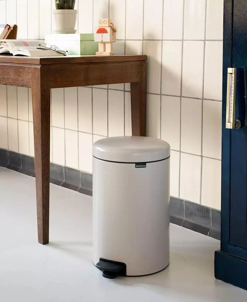 Brabantia New Icon Step on Trash Can, 5.3 Gallon, 20 Liter 6