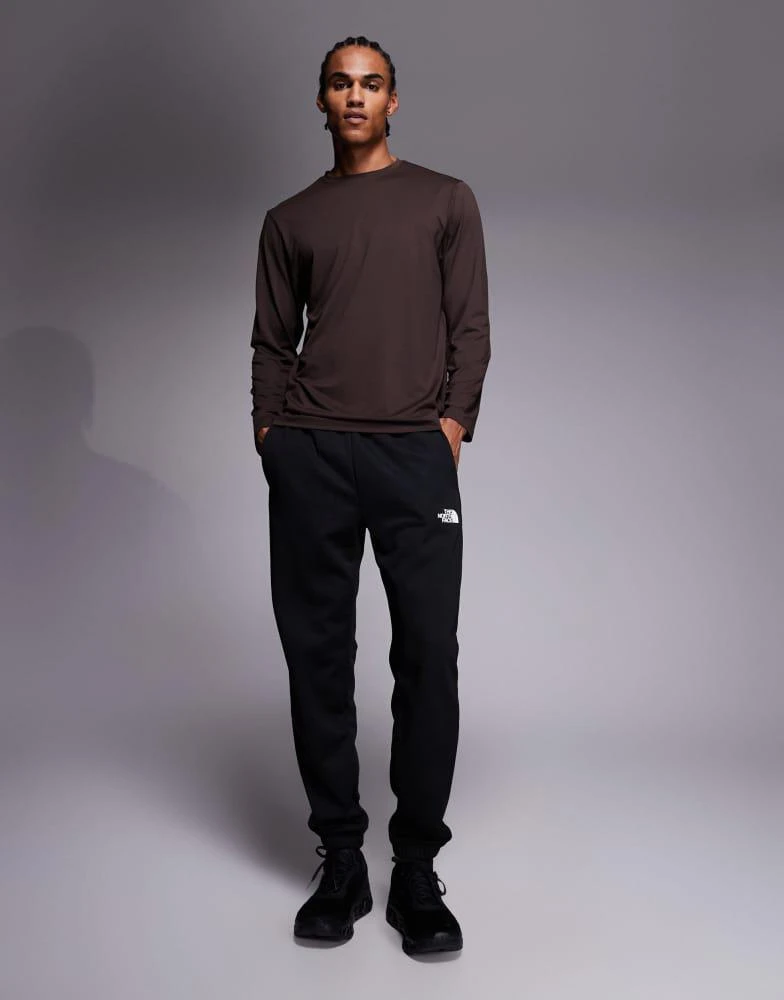 The North Face The North Face Reaxion 2.0 jogger in black heather 2