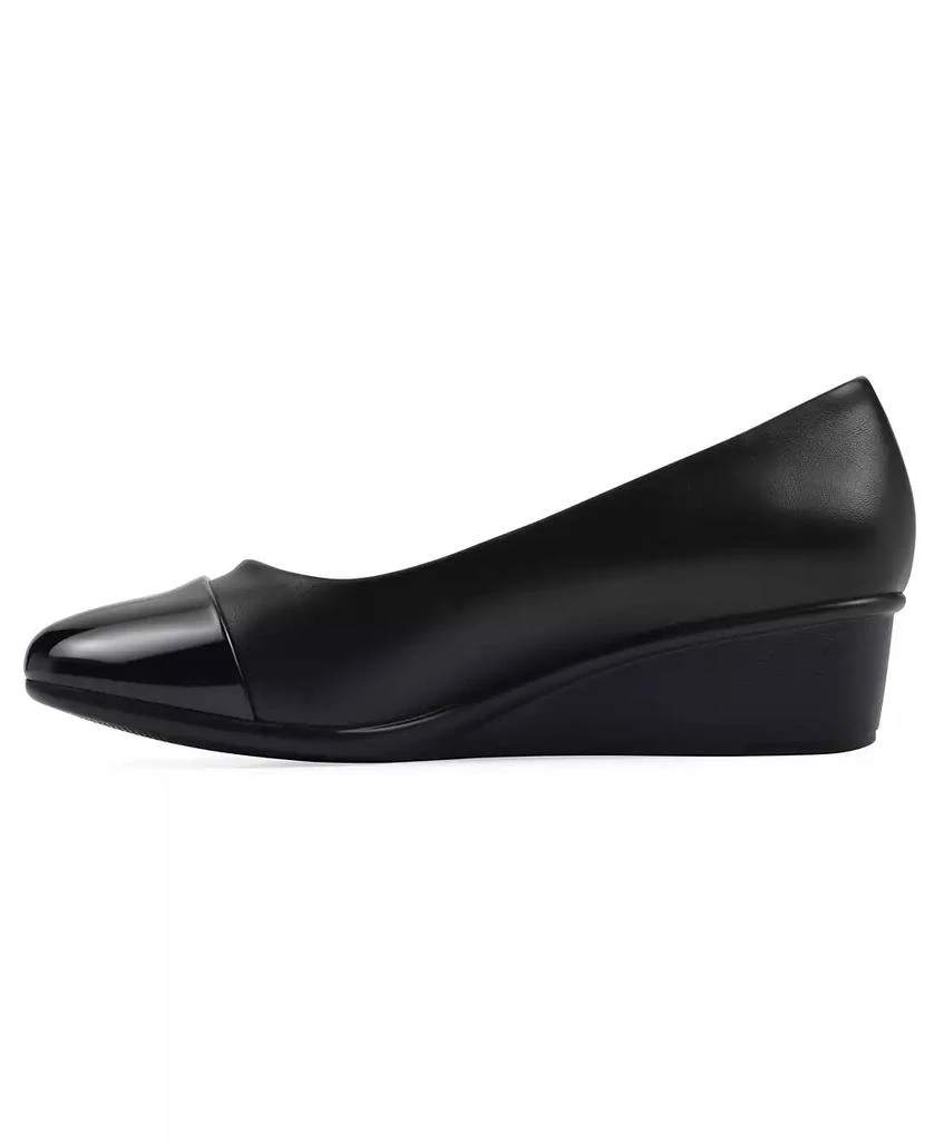 White Mountain Women's Bolivia Cap Toe Wedge Pumps 6