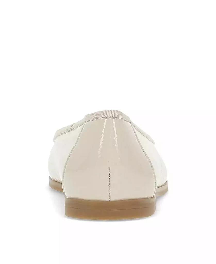 Baretraps Women's Tania Casual Flats 10