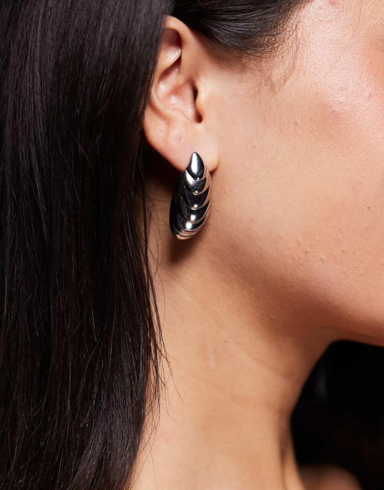 8 Other Reasons 8 Other Reasons ridged large stud earrings in rhodium plated 4