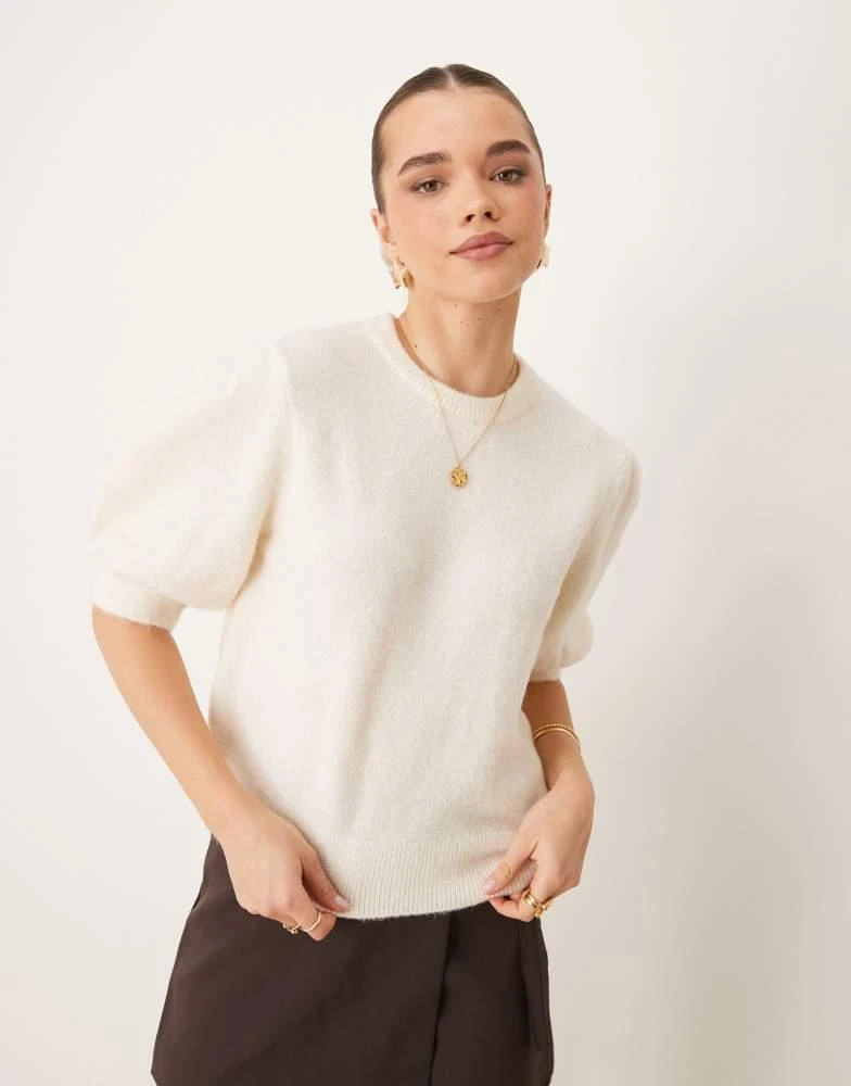 GINA TRICOT Gina Tricot knitted sweater with puff short sleeves in off white 1