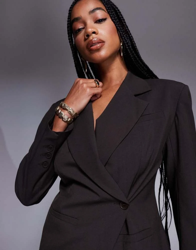 ASOS ASOS DESIGN tailored nipped waist blazer with cut away hem in chocolate 3