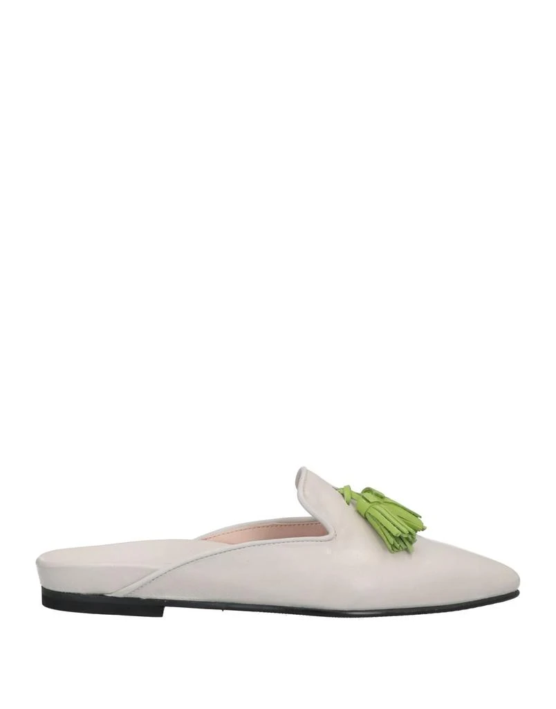 1725.A Mules and clogs 1