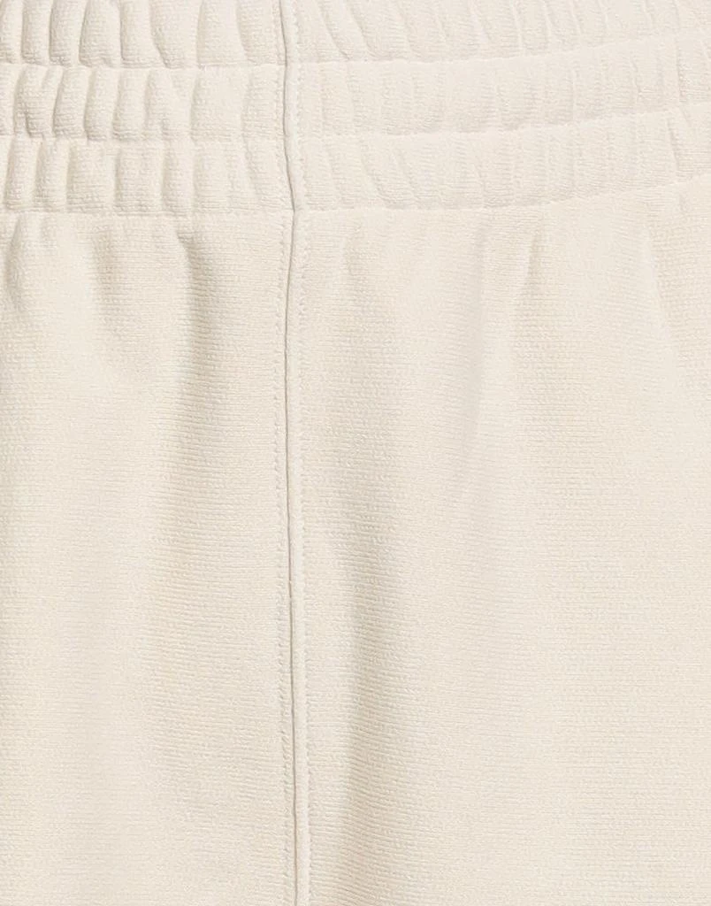 Burberry Shorts
Bermuda 4