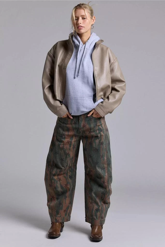 BDG BDG Elise Low-Rise Barrel Leg Pant 1