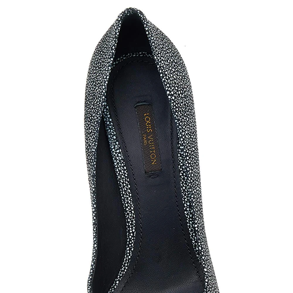Louis Vuitton Louis Vuitton Grey Leather Pointed Toe Pumps Size 38.5 7