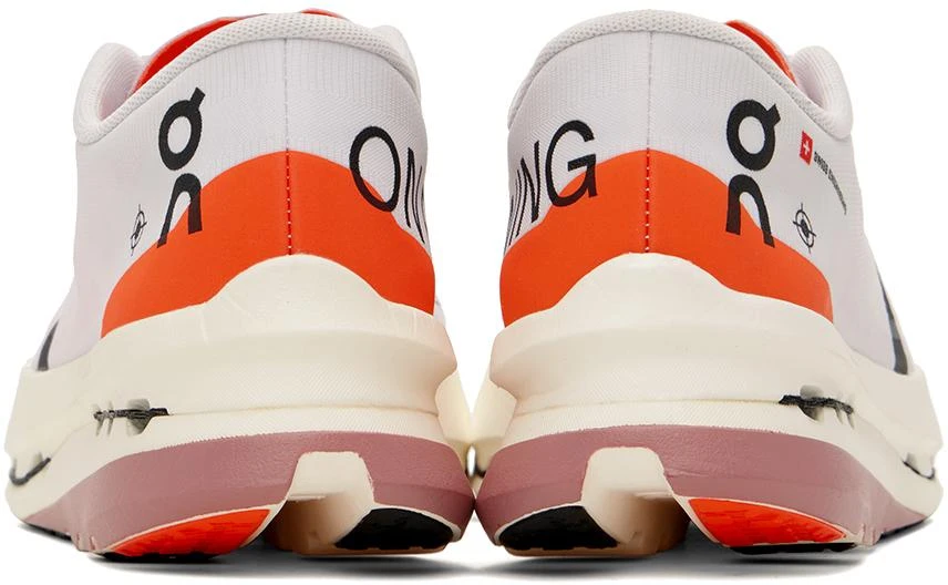 On White Cloudboom Echo 3 Sneakers 2