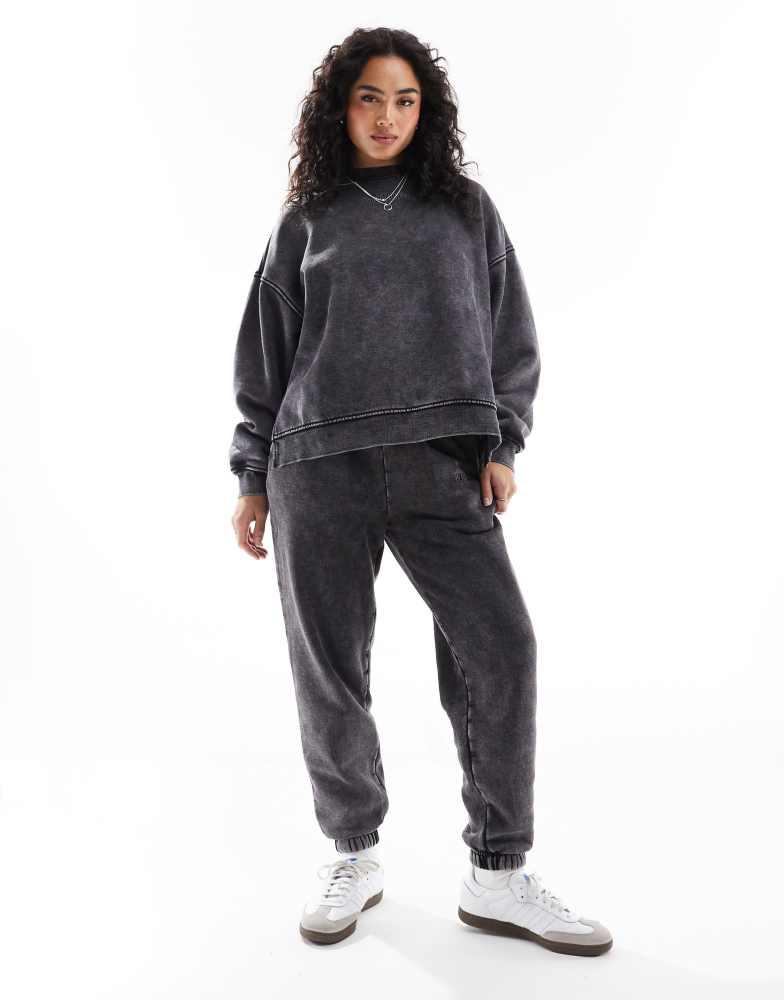 HERA Hera Womens washed sweatshirt in black