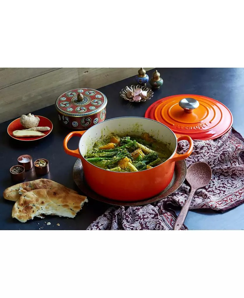 Le Creuset 4.5-Qt. Signature Enameled Cast Iron Round Dutch Oven 5