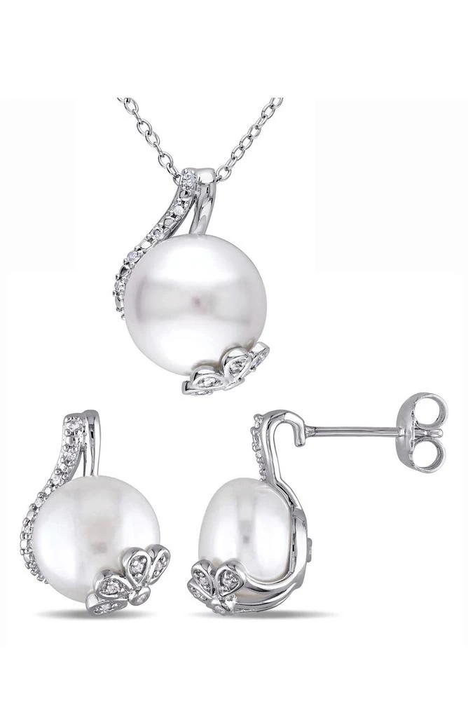 DELMAR Cultured Freshwater Pearl Pendant Necklace 
Stud Earrings Set