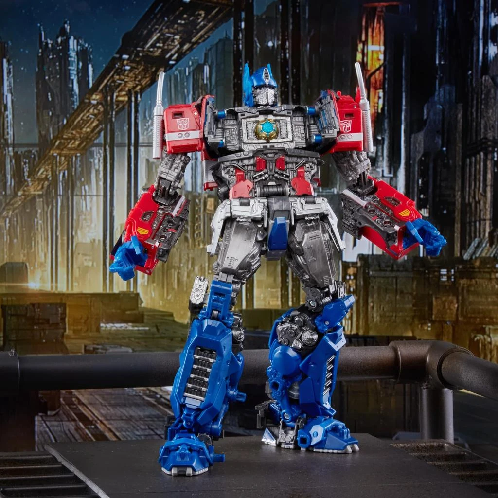 Transformers Transformers Movie Masterpiece Series MPM-12 Optimus Prime Collector Figure from Bumblebee Movie - Ages 8 and Up, 11-inch 5