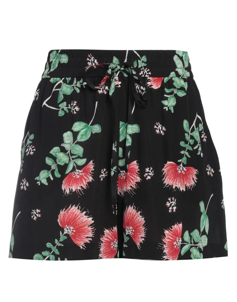 RED Valentino Shorts
Bermuda