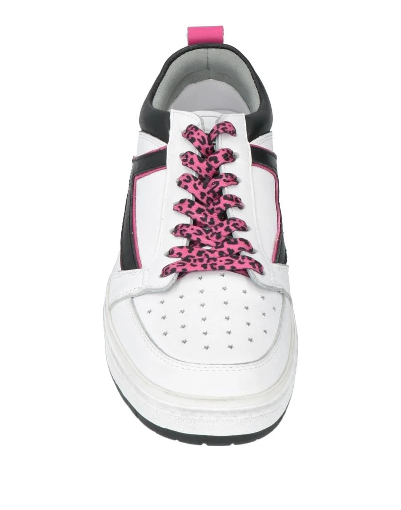 HTC Sneakers 4