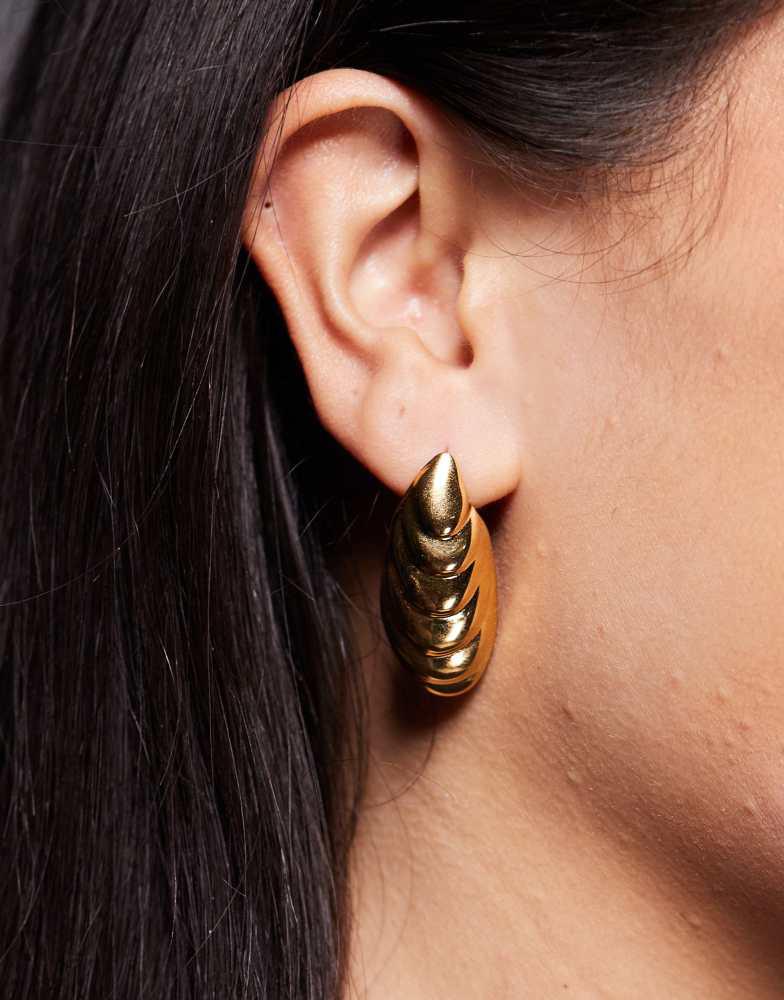 8 Other Reasons 8 Other Reasons ridged large stud earrings in 18k gold plated