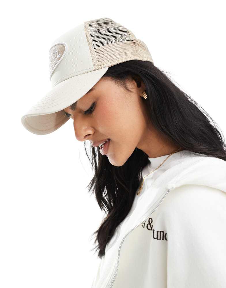 Von Dutch Von Dutch Boston trucker cap in beige and white