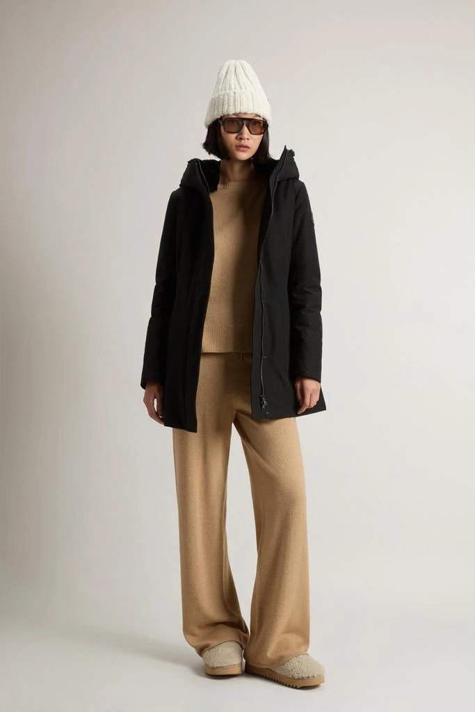 Woolrich Boulder Parka in Ramar Cloth with Hood and Detachable Faux Fur Trim - Women - Black 2