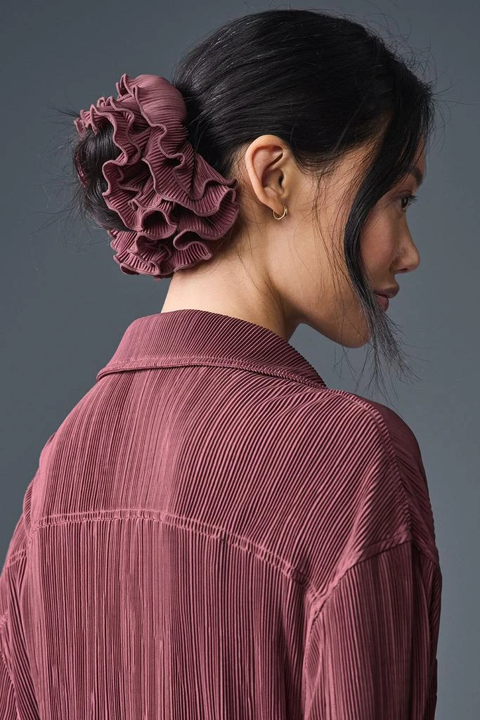 ALO micro plisse oversized scrunchie Micro Plisse Oversize Scrunchie - Black | ALO main image 3