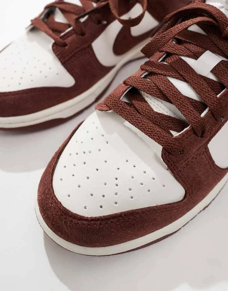 NIKE Nike Dunk Low trainers in white and burgundy 3