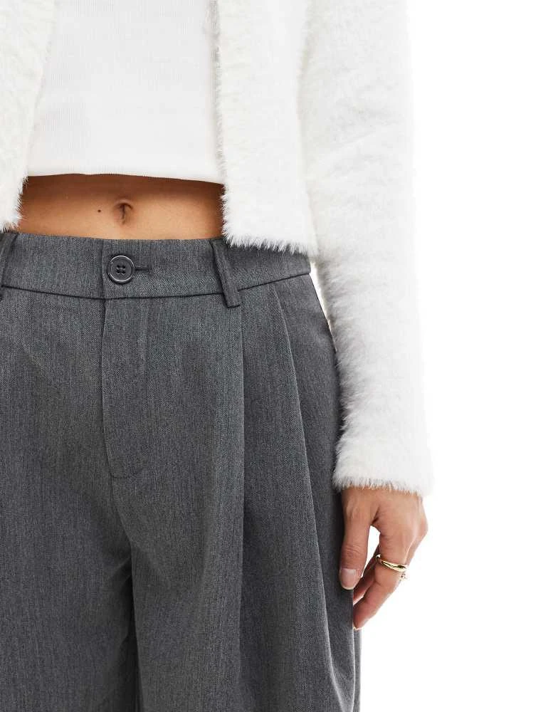 Stradivarius Stradivarius STR tailored pleated wide low waist trouser in grey 5