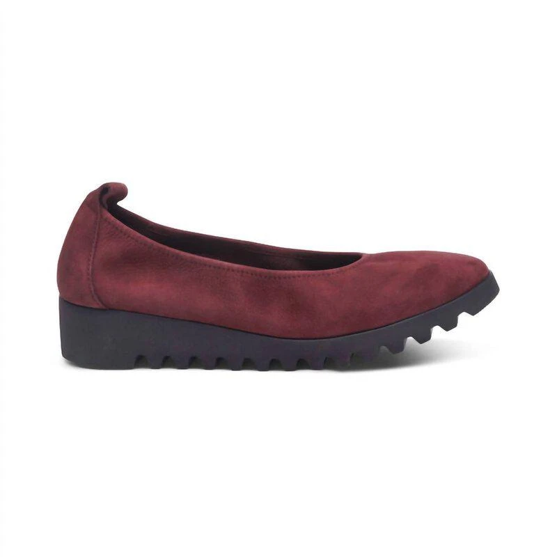 Aetrex Women's Brianna Slip-On Ballet Flat In Burgendy 1