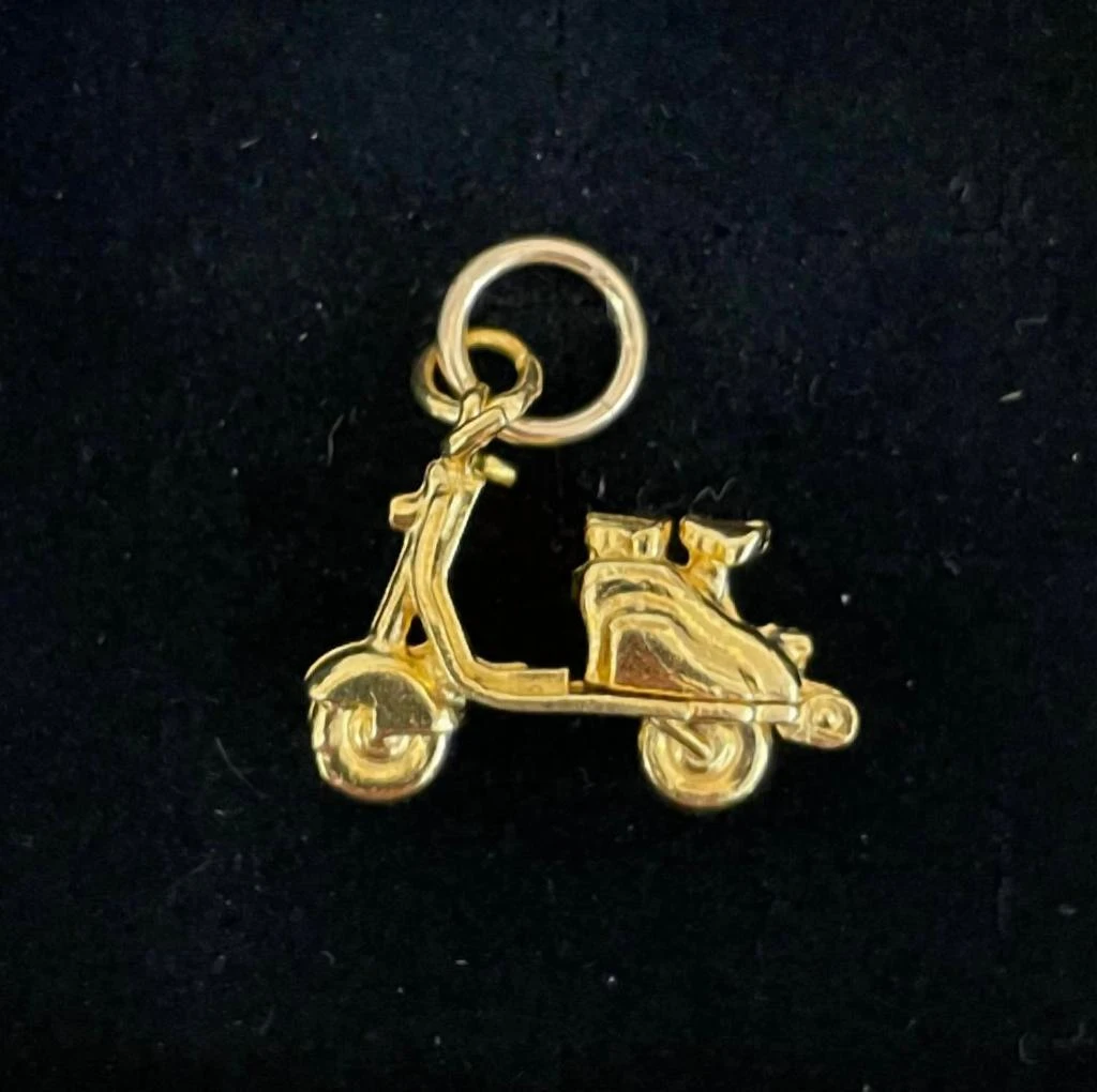 Azi Rasson Azi Rasson - Women
s Vintage Scooter Charm