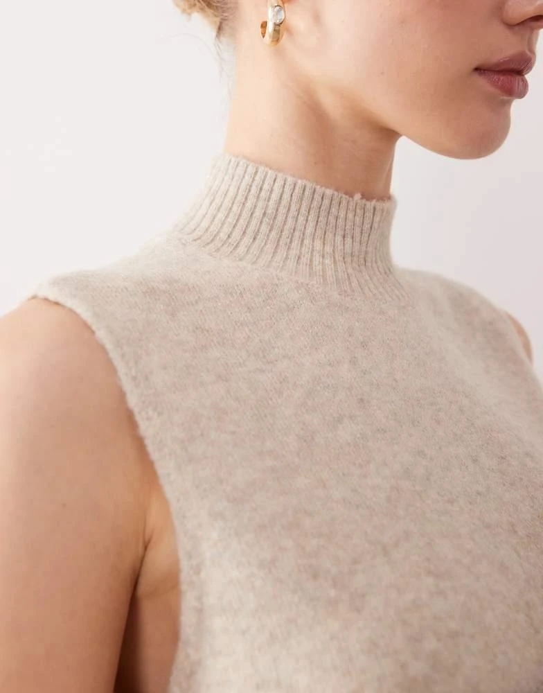 Abercrombie 
Fitch Abercrombie 
Fitch mock neck sweater vest in beige 4