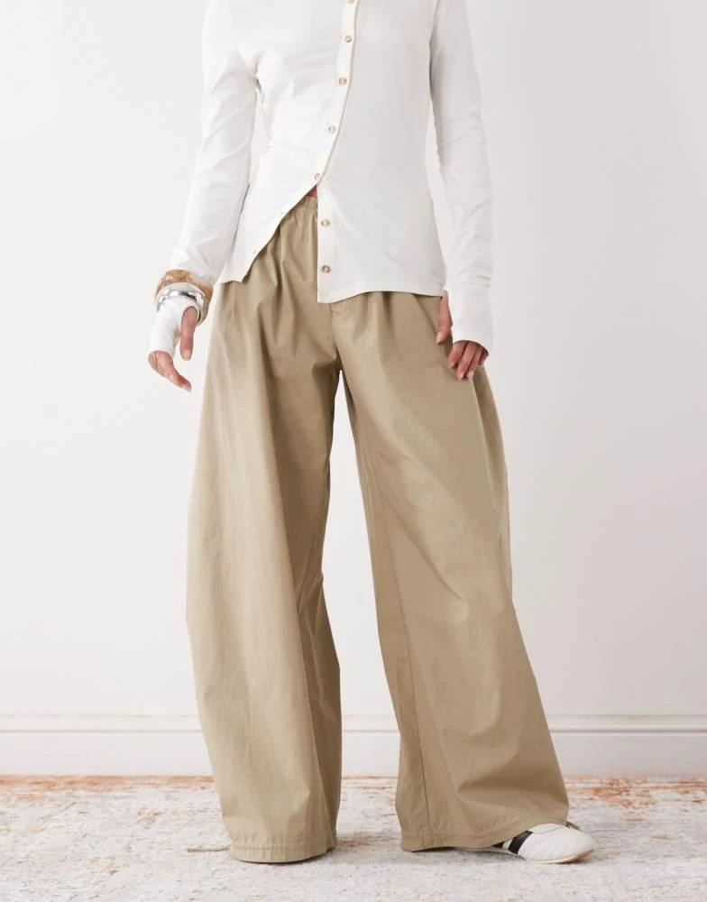 Monki Monki balloon leg trouser in khaki 2