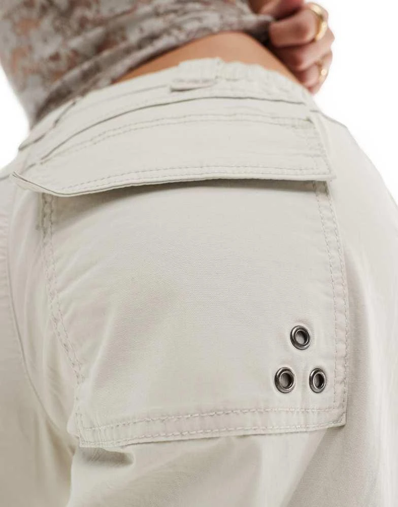 Cotton:On Cotton:On Low rise cargo pant in brown 3