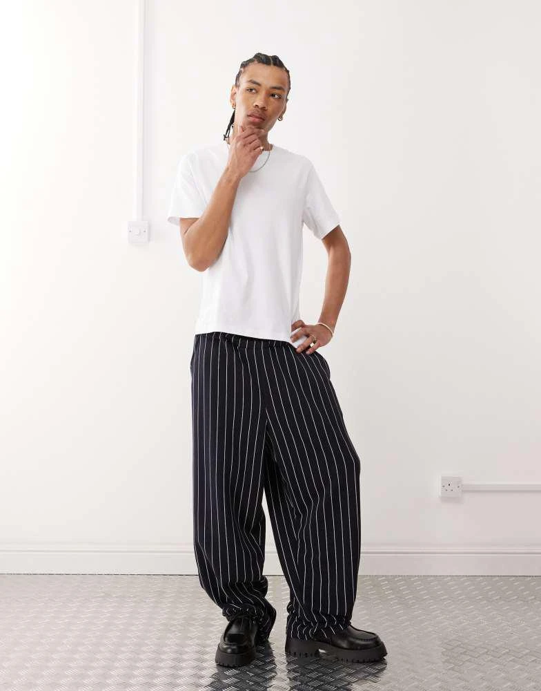 COLLUSION COLLUSION Relaxed skater joggers in pinstripe print - MULTI 4