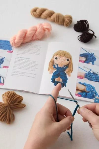Urban Outfitters Unofficial Taylor Swift Crochet Kit By Katalin Galusz 3