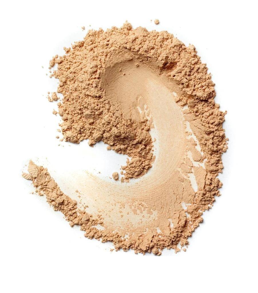 Bobbi Brown Skin Weightless Powder Foundation 2