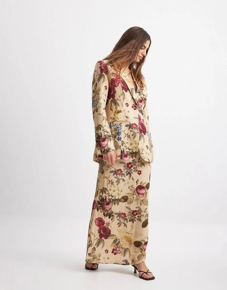 NA-KD NA-KD linen look maxi skirt in floral 4