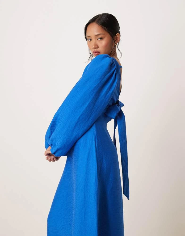 Nobody's Child Petite Nobody's Child Petite Zendaya balloon sleeve midi dress in blue 2
