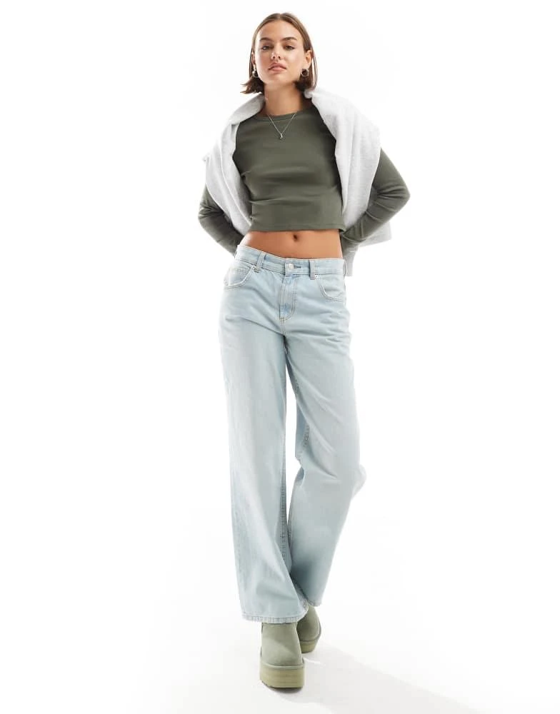 Stradivarius Stradivarius round neck long sleeve cotton t-shirt in sage 2