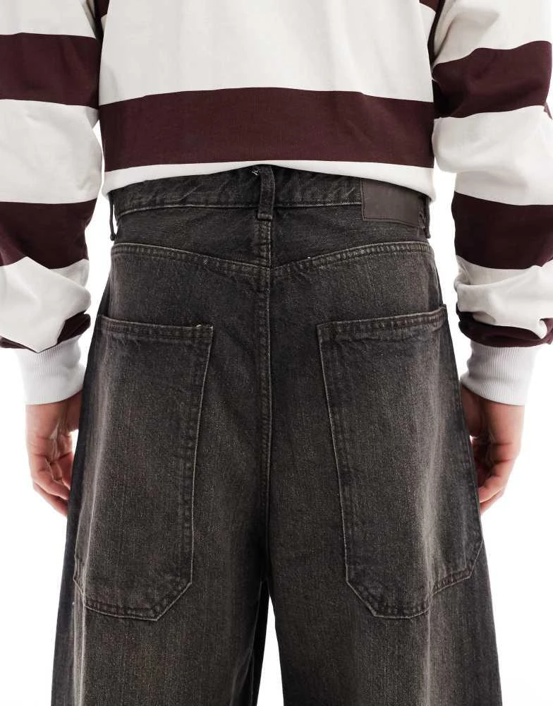 Pull&Bear Pull&Bear mega baggy jeans in black 4