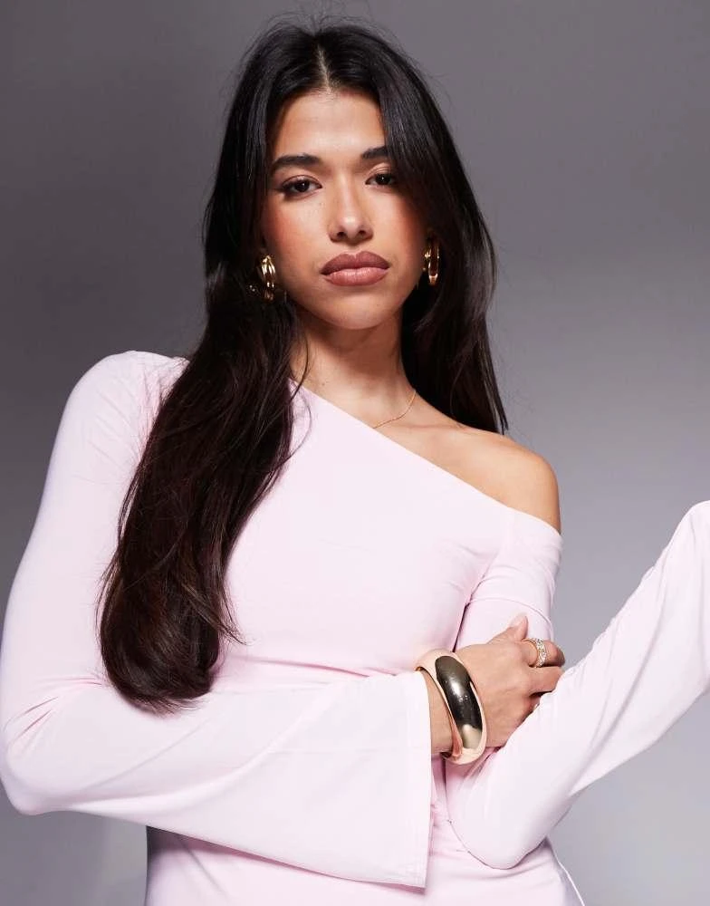 Fashionkilla Fashionkilla double sculpted slinky asymmetric shoulder a-line mini dress in baby pink 3