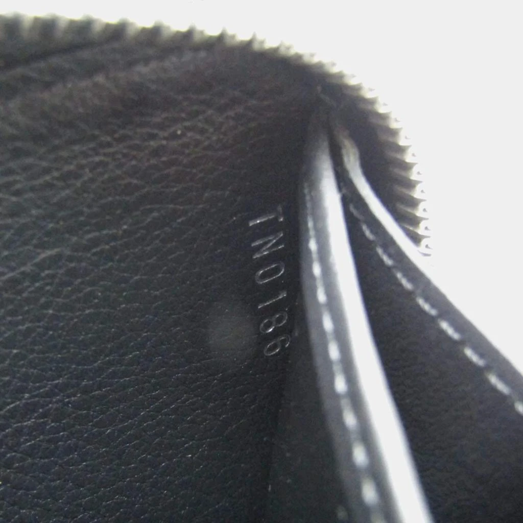 Louis Vuitton Louis Vuitton LV Monogram Mahina Leather Zippy Wallet 4