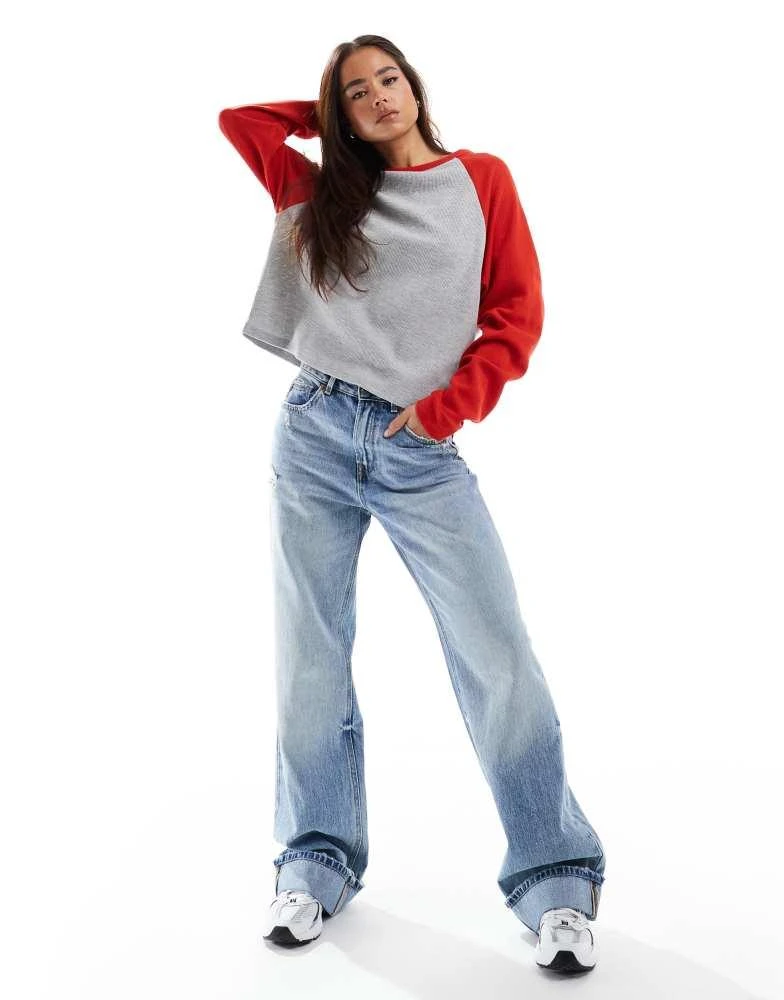 ASOS ASOS DESIGN raglan long sleeve top in waffle in grey and red 2